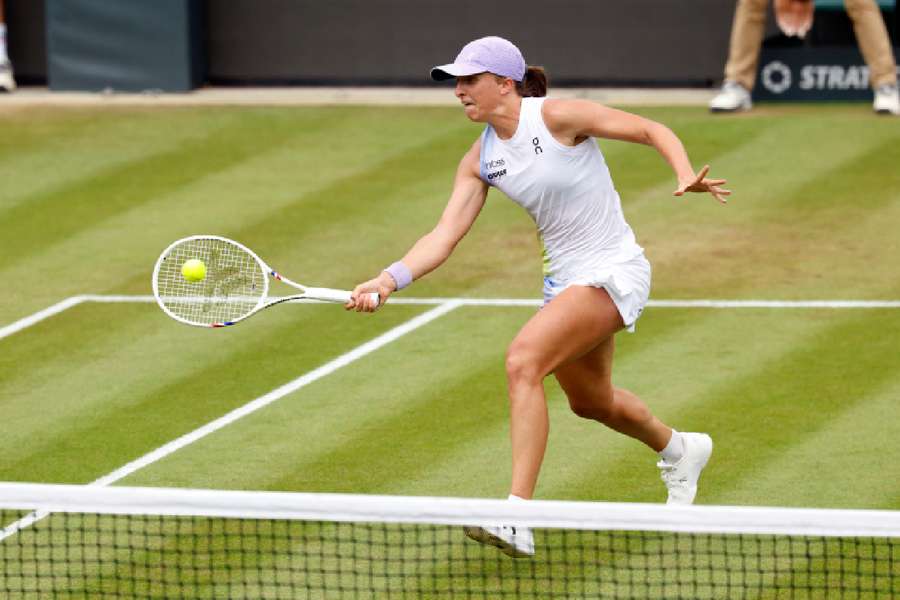 Iga Swiatek se califică în finala de la Bad Homburg după o victorie clară cu Paolini