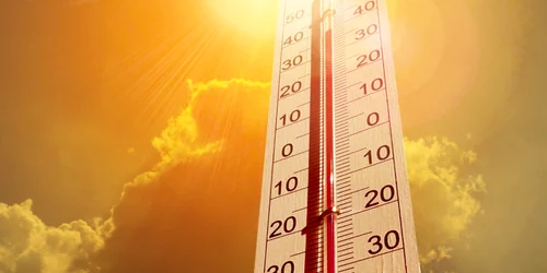 Valul de căldură se extinde azi în 25 de județe. Maximele urcă la 39°C