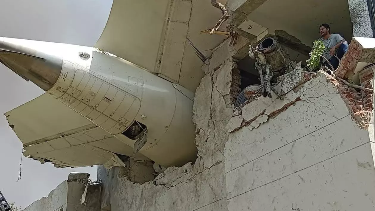 Ancheta Air India continuă: Doctorii au recuperat 270 de victime de la locul prăbușirii avionului