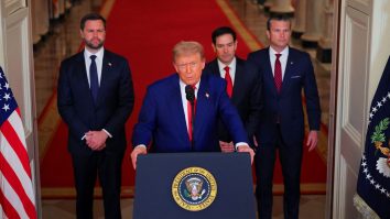 Trump îndeamnă Iranul să facă pace după atacul asupra bazei americane Al-Udeid din Qatar: „Un atac foarte slab, cum era de așteptat. E timpul pentru pace în regiune. Voi încuraja Israelul să se oprească”