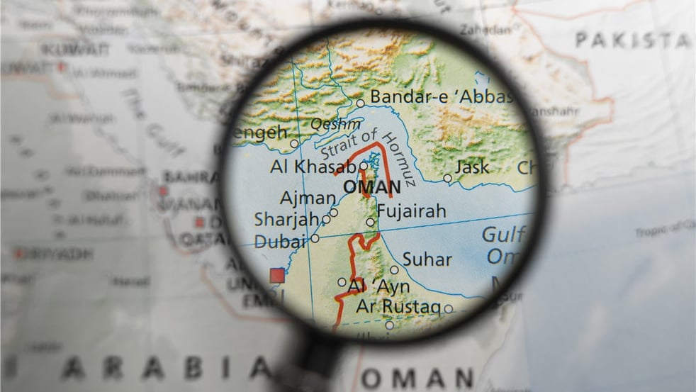 Statele Unite au cerut Chinei să împiedice Iranul să închidă Strâmtoarea Ormuz