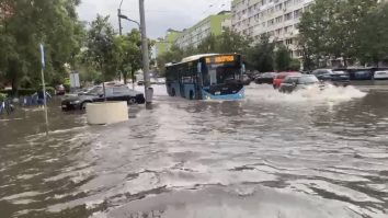 Bucureștiul a fost paralizat de „cea mai consistentă ploaie din ultimii 100 de ani”