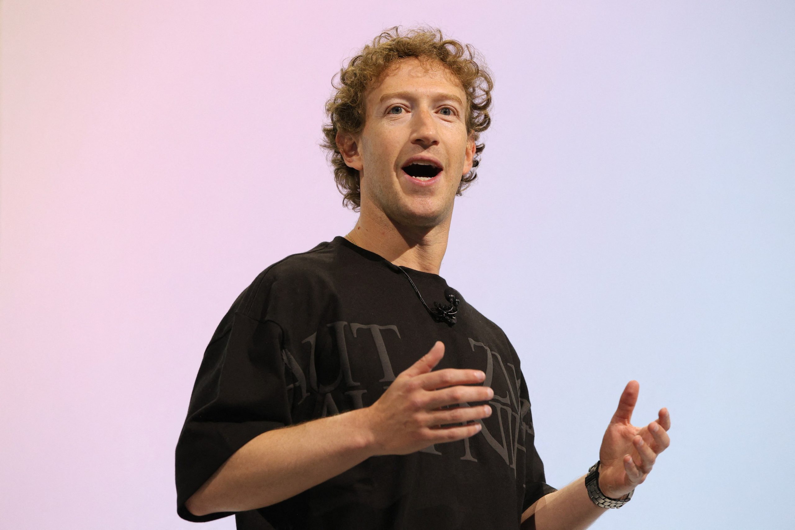 Meta a câștigat toate procesele cu scriitorii după ce Mark Zuckerberg a fost acuzat că își antrenează A.I.-ul cu cărțile lor