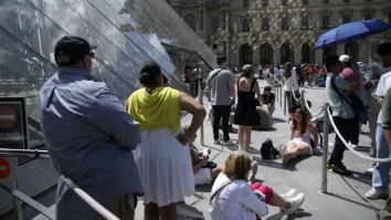 Luvrul s-a închis temporar din cauza unui protest al angajaților. Mii de turiști au rămas blocați la cozi în ziua manifestării