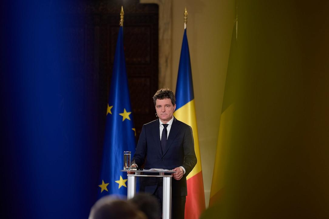 Noua Democrativă se naște greu: Nicușor Dan nu găsește consens politic și pleacă în vizite externe