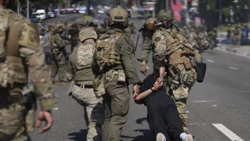 Trump trimite Garda Națională în Los Angeles, pentru a dispersa protestele violente provocate de aplicarea legii imigrației. Au fost folosite gaze lacrimogene și grenade asurzitoare