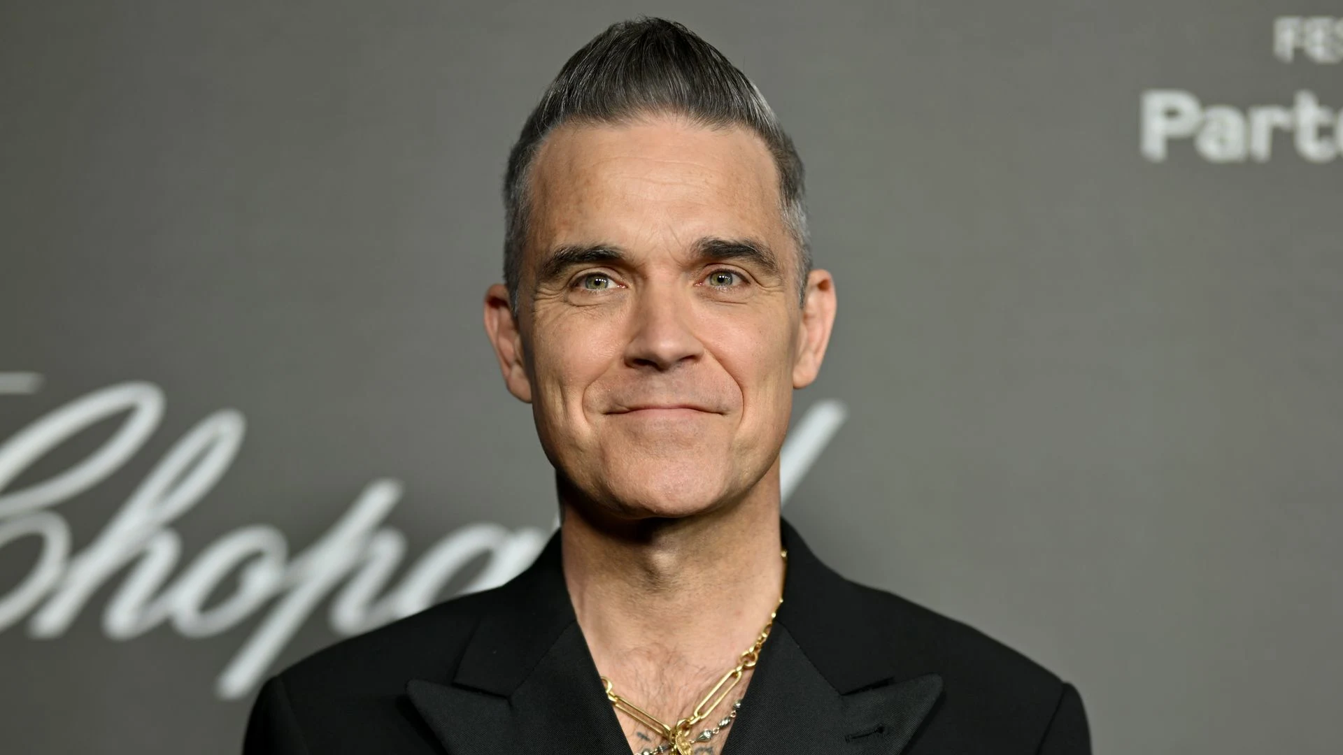 Robbie Williams a fost numit ambasador muzical al FIFA. Artistul va cânta la festivitatea de deschidere a Cupei Mondiale