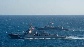 SUA deplasează două distrugătoare spre estul Mediteranei, capabile să se apere împotriva atacurilor cu rachete balistice