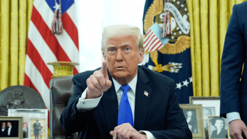 OCDE avertizează că tarifele lui Trump pun în pericol economia SUA