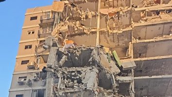 Rachetele iraniene au cauzat pagube în Tel-Aviv. Israelienii cotrobăie printre dărâmăturile clădirilor țintite