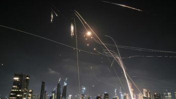 BREAKING NEWS-LIVE UPDATE: Iranul a lansat peste 150 de rachete balistice asupra Israelului, în operațiunea True Promise 3 / Schimbul de atacuri cu Israelul continuă / Mossad atacă în interiorul Iranului