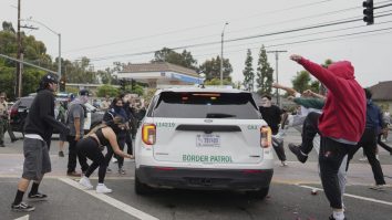 California îl dă în judecată pe Trump pentru desfășurarea Armatei. Protestele s-au extins în Florida, Boston, Texas, Massachusetts și Tampa