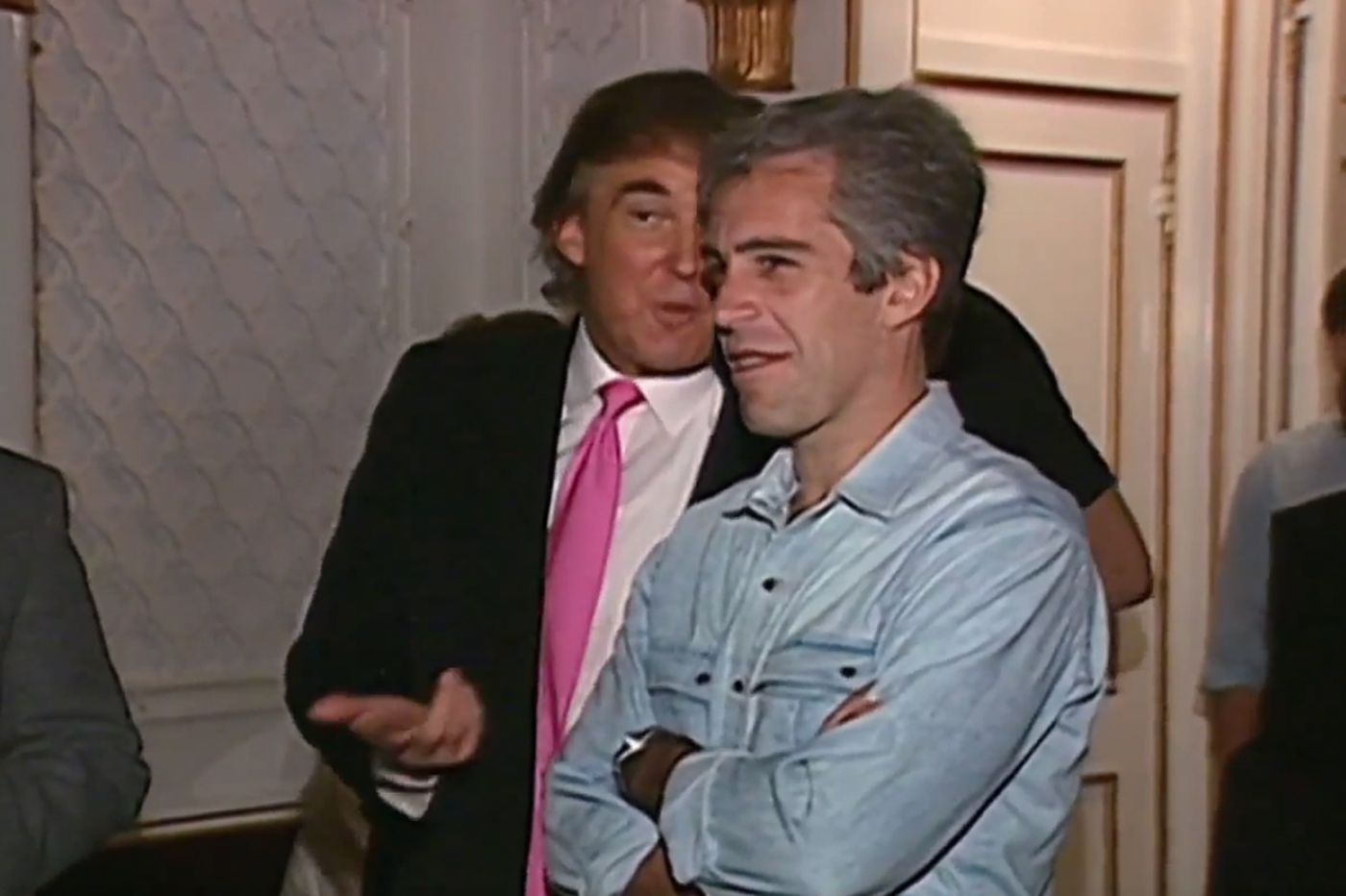 Avocatul lui Epstein îi ia apărarea lui Trump, în urma acuzațiilor aduse de Musk. Ce a declarat acesta