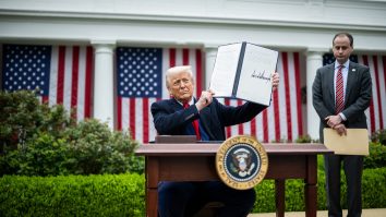 Trump anunță că „ar putea” prelungi termenul limită de 8 iulie, când vor intra în vigoare tarifele majorate: „Toate țările vor un acord comercial cu noi”