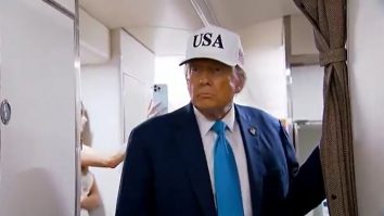 Trump face noi declarații de la bordul Air Force One, în mijlocul disputei cu Musk: „Nu vreau să vorbesc cu Elon. Îi doresc tot binele”. Ce a spus Președintele SUA despre Ucraina, Rusia și Iran