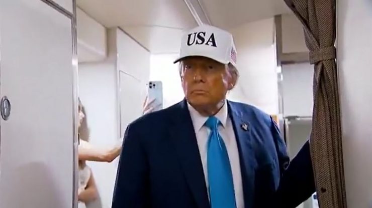 Trump face noi declarații de la bordul Air Force One, în mijlocul disputei cu Musk: „Nu vreau să vorbesc cu Elon. Îi doresc tot binele”. Ce a spus Președintele SUA despre Ucraina, Rusia și Iran