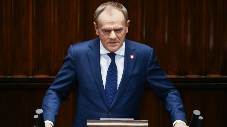 Donald Tusk contestă alegerile prezidențiale din Polonia, la 3 săptămâni după victoria lui Nawrocki