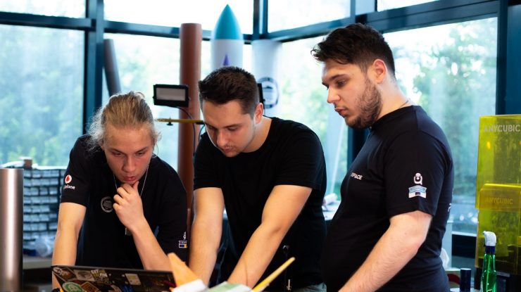 Echipa 2SPACE, formată din studenți români, va reprezenta România la International Rocket Engineering Competition