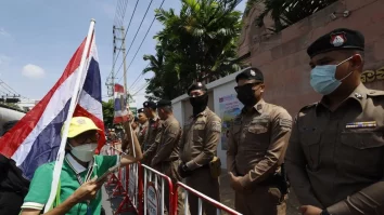 Granița Thailanda–Cambodgia devine zonă de război: Armatele se acuză reciproc de deschiderea focului