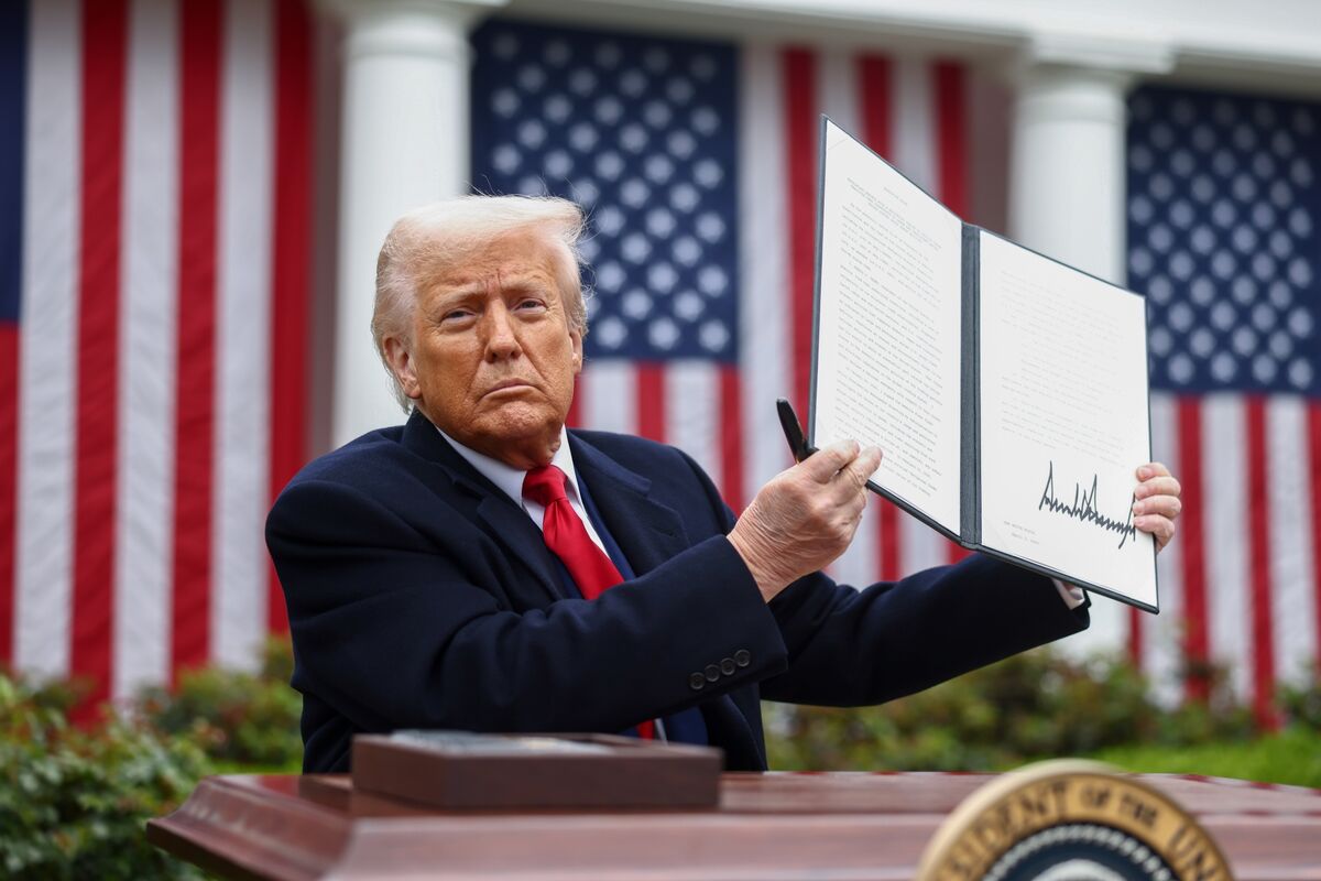 Tarifele lui Trump lovesc industria auto. Vânzările de mașini sunt în continuă scădere