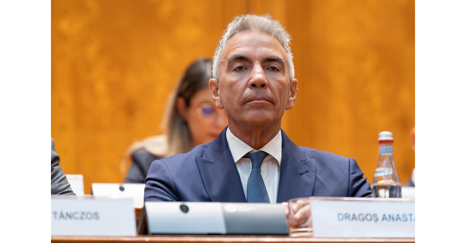 M-am liniştit: România – azvârlită în prăpastie, cu intenţii bune