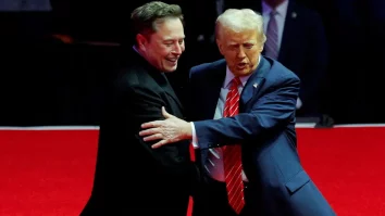 Tesla pierde miliarde în acțiuni după ce Trump l-a amenințat pe Musk: „DOGE este monstrul care ar putea fi nevoit să se întoarcă și să-l mănânce pe Elon”