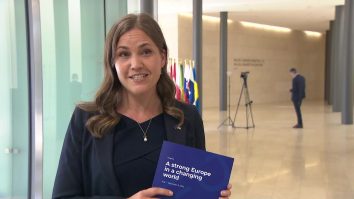 Danemarca face presiuni pentru a suspenda dreptul Ungariei de veto prin activarea Articolului 7