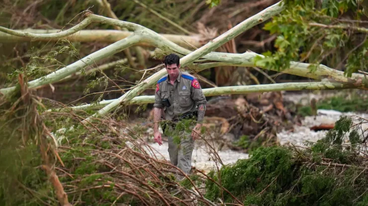 Cel puțin 82 de persoane au murit în urma inundațiilor din centrul Texasului