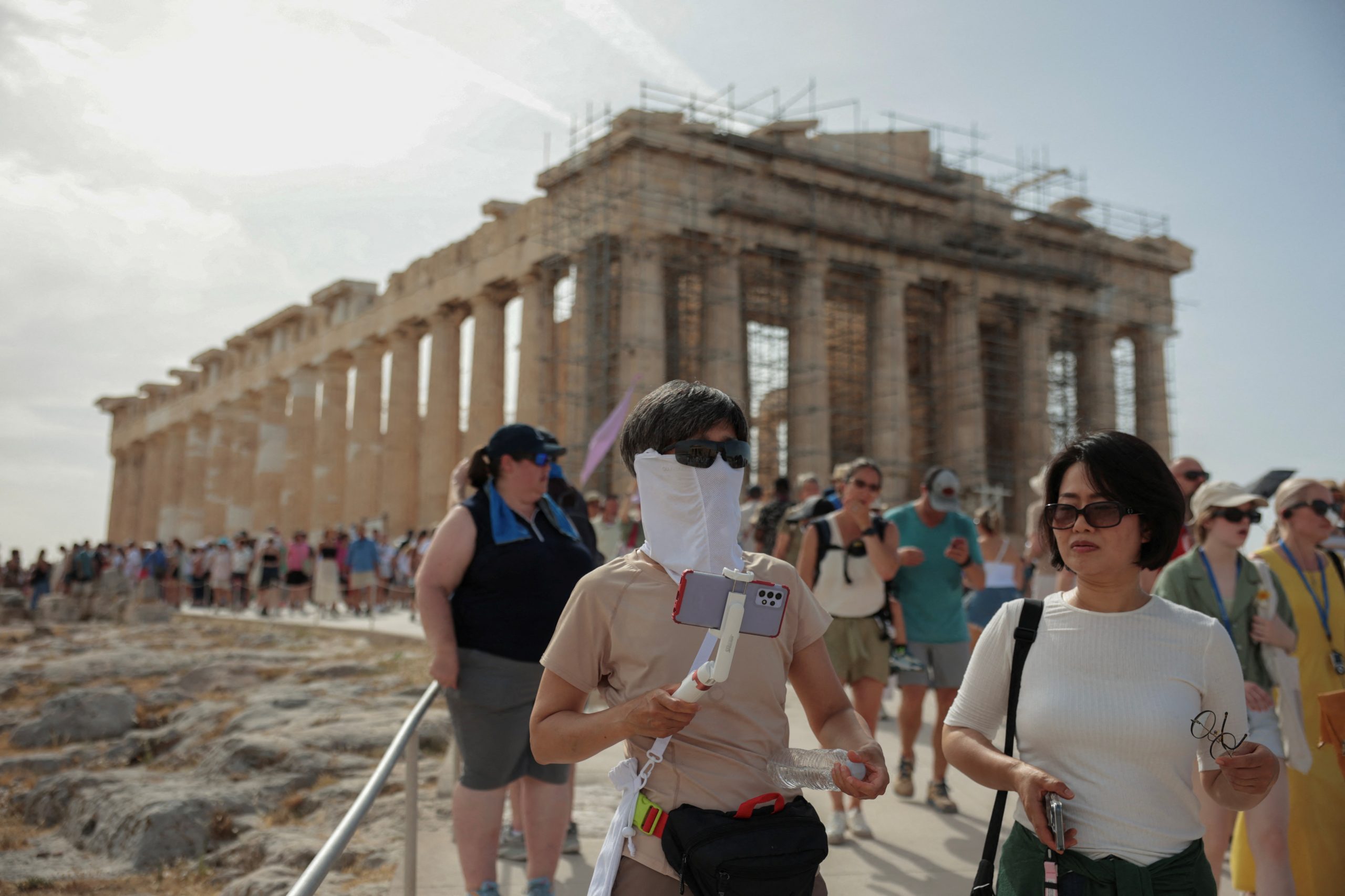 Europa se pregătește pentru temperaturi record. Grecia este copleșită de caniculă, cu temperaturi frecvent peste 40 de grade