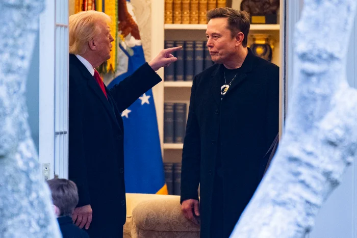 Musk atacă modul în care Trump gestionează scandalul fișierelor Epstein: „Vechea tactică: Nu recunoaște nimic, neagă tot”