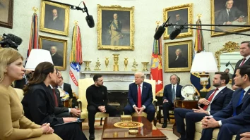 Trump se răzgândește după ce îi propune lui Zelenski să atace Moscova. Medvedev: „Nu ne pasă. E doar un ultimatum teatral”
