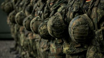 Polonia pregătește un ghid de 40 de pagini prin care vrea ca populația să fie informată despre ce are de făcut în caz de război