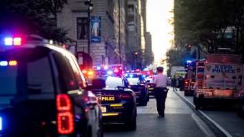 Cel puțin două persoane au fost împușcate într-o clădire de birouri din Manhattan: „Atacatorul a fost neutralizat”