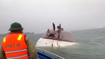 VIDEO. Cel puțin 37 de persoane au murit după ce un vas turistic s-a răsturnat în Vietnam