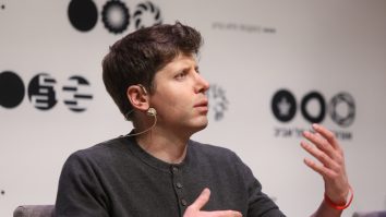 Tot ce îi povestești lui ChatGPT poate fi folosit împotriva ta, avertizează Sam Altman, CEO-ul OpenAI. Ce trebuie să știi dacă folosești constant A.I.-ul