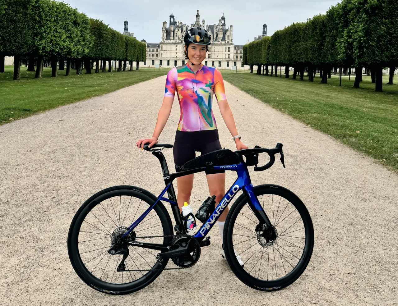 Amy Hudson pedalează 6.556 km pe ruta masculină a Turului Franței. Ce presupune traseul parcurs