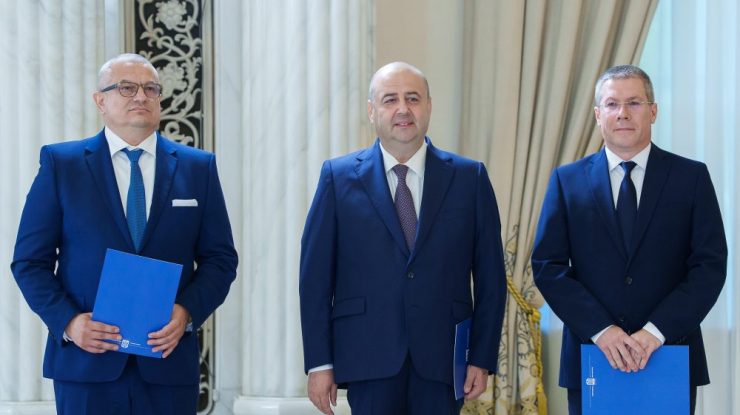 CCR are trei noi judecători: Mihai Busuioc, Asztalos Csaba și Dacian Cosmin Dragoș au depus jurământul la Cotroceni