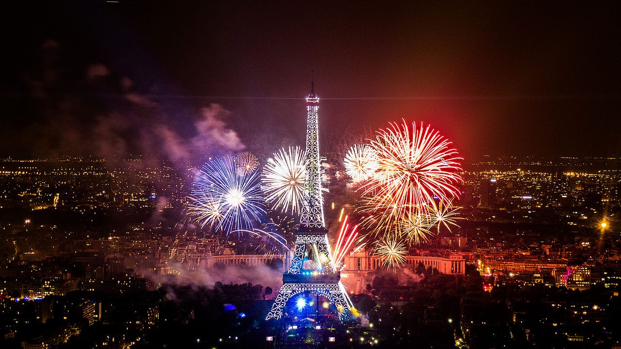 Franța sărbătorește Ziua Națională cu defilări, concerte și artificii. La ce evenimente poți participa la Paris