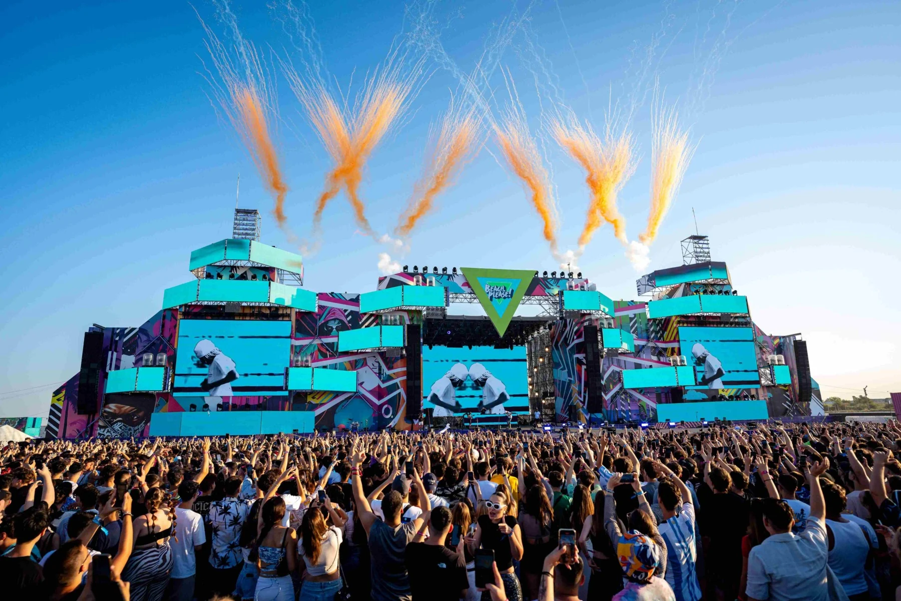 Beach, Please! deschide festivalul verii la Costinești cu cea mai mare scenă și sistem audio din Europa
