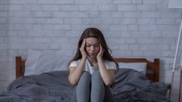 Guvernul din Marea Britanie dă bani persoanelor cu acnee, obeze sau cu ADHD. În 2025, sunt peste 1,75 de milioane de persoane asistate social