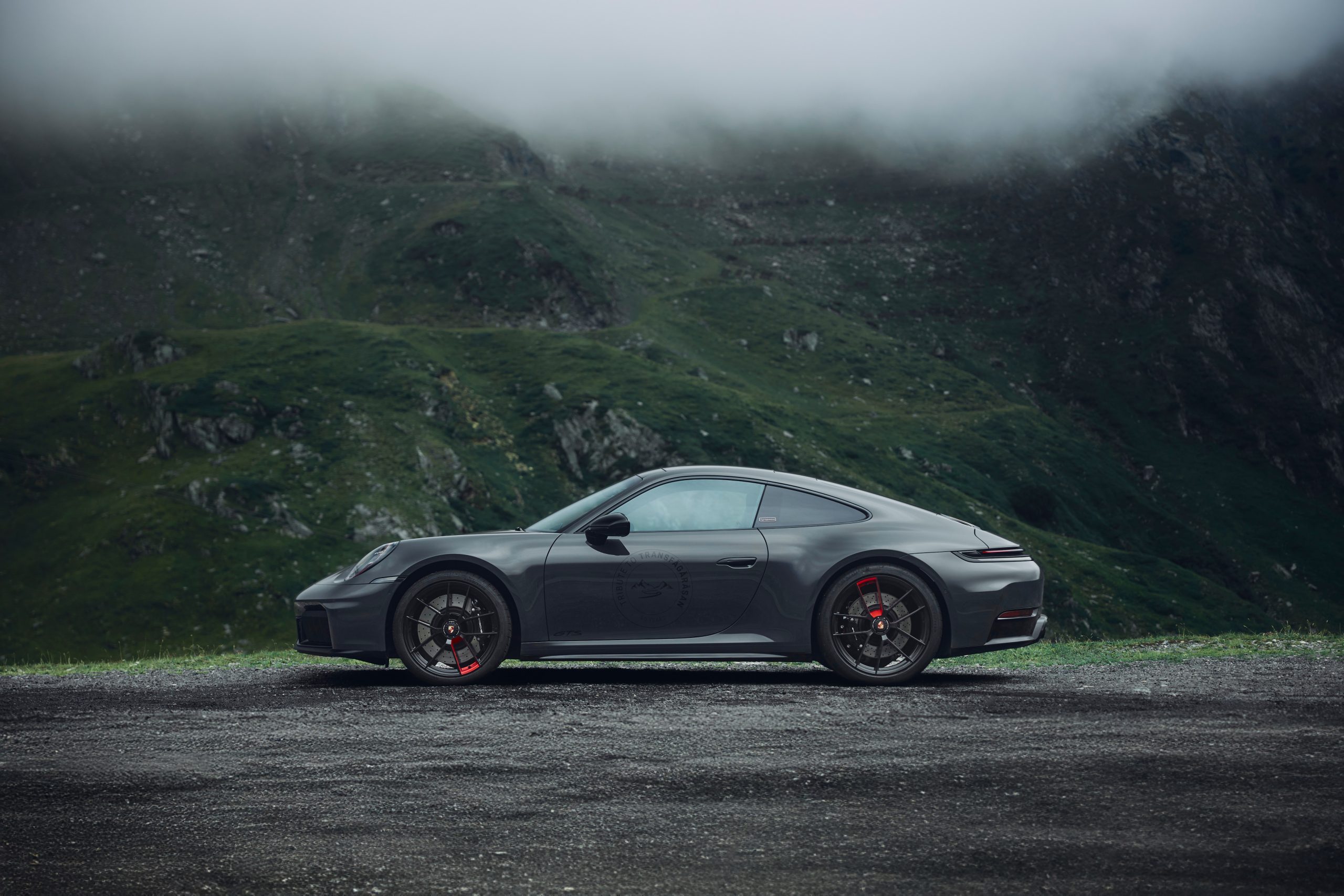 Primul model 911 Carrera 4 GTS „Tribute to Transfăgărășan” a fost livrat unui client din România