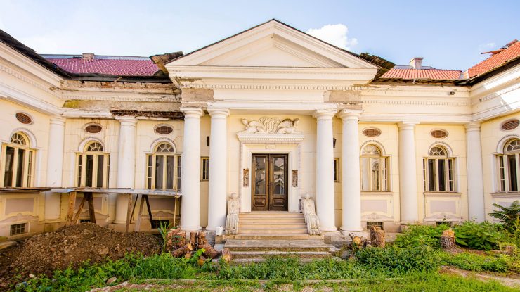 Fosta reședință de protocol a lui Ceaușescu din Arad este scoasă acum la vânzare. Casa este evaluată la 2,4 milioane de euro