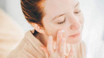 Colagenul este noul cuvânt magic în industria frumuseții. Ce proceduri sunt recomandate de specialiști pentru efectul dorit