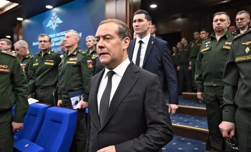 Dmitri Medvedev îl amenință pe Donald Trump. „Fiecare nou ultimatum este un pas către război”