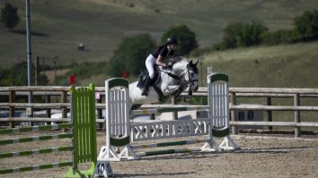 Echitația devine activitatea preferată copiilor. George Culda, Președinte „BateȘaua Să Priceapă Iapa”: „Școala e o școală a echilibrului total”