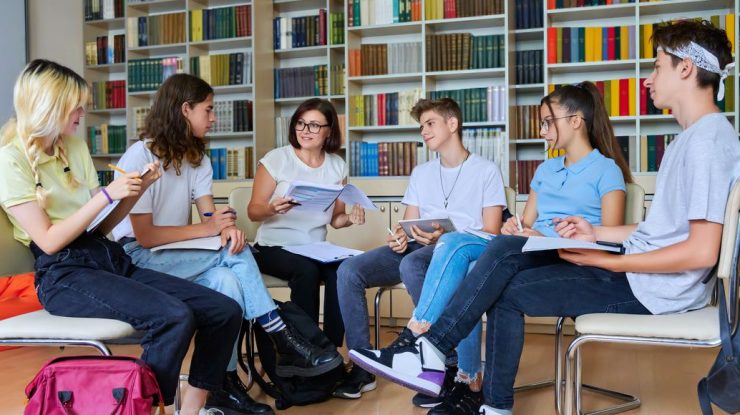 Liceenii nu mai pot aplica pentru bursa de studiu în America anul viitor. Programul FLEX se suspendă din „lipsă de resurse”