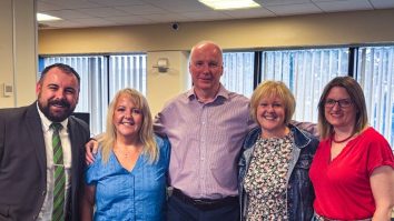 Poșta a reunit la aceeași masă verișori care nu știau unul de existența altuia. O carte poștală din 1903 a fost livrată cu o întârziere de 121 de ani