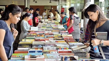 Festivalurile literare nu doar celebrează cartea, ci o redefinesc ca experiență socială. Care sunt cele mai populare festivaluri din lume