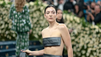 Lorde și-a șocat fanii: Artista a pozat nud pe coperta noului ei album