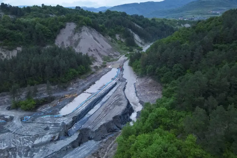 Starea de alertă de la Salina Praid se prelungește încă 30 de zile, după ce pârâul Corund a inundat salina